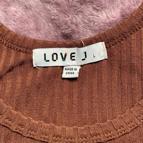 love j tank top L - Picture 2 of 3